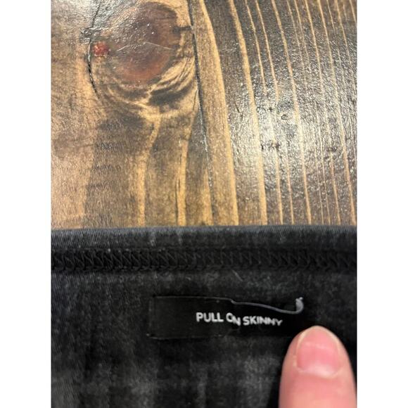 Nine West Black Pull On Skinny Jean Pants Women 12 Goth Grunge Stretchy Dark - Picture 10 of 12